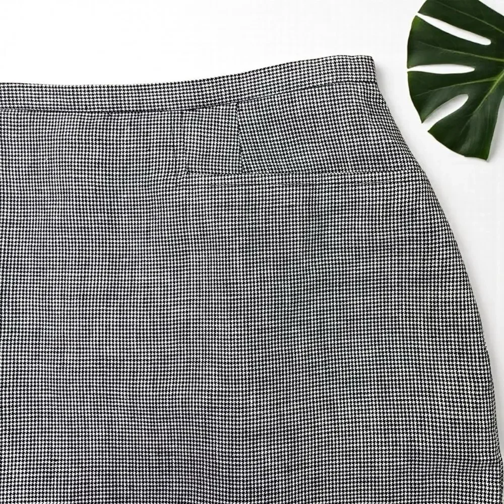 Talbots 100% Irish Linen Skirt in Mini Houndstooth